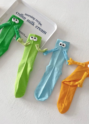 Magnetic Holding Hands Couple Socks – Funny Novelty Gift for Couples & Friends UK