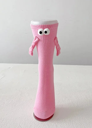 Magnetic Holding Hands Couple Socks – Funny Novelty Gift for Couples & Friends UK