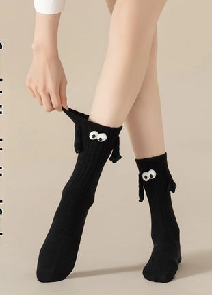 Magnetic Holding Hands Couple Socks – Funny Novelty Gift for Couples & Friends UK