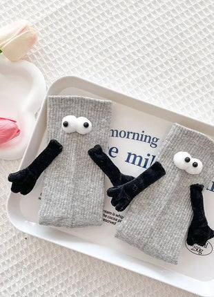 Magnetic Holding Hands Couple Socks – Funny Novelty Gift for Couples & Friends UK